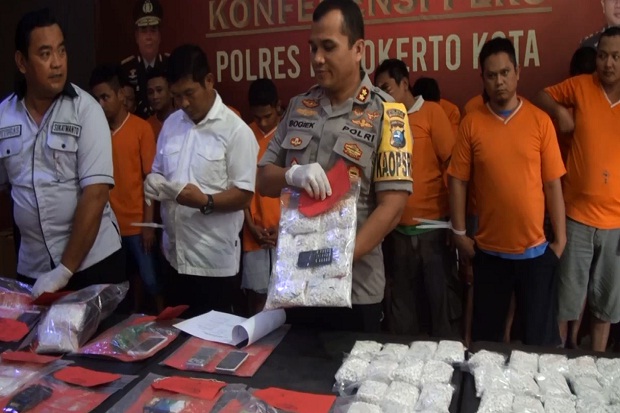 94 Ribu Pil Koplo untuk...