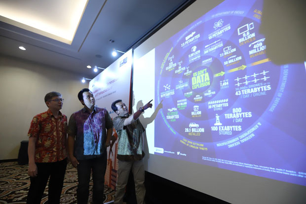 Melalui Geek Battle,...