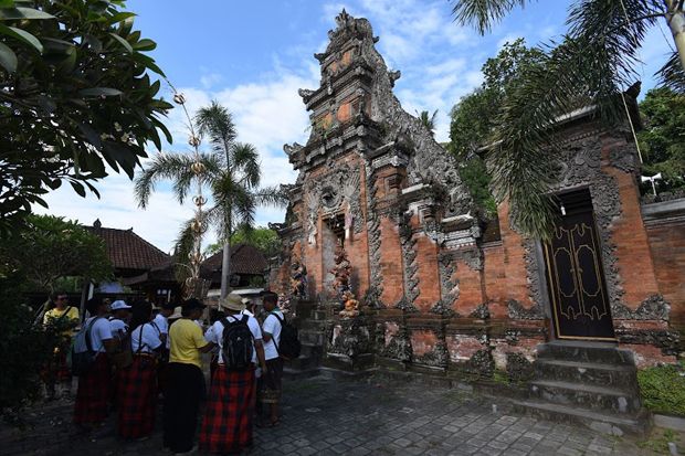 Survei: 8 dari 10 Orang...