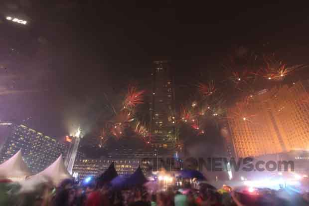 Pesta Kembang Api Meriahkan...