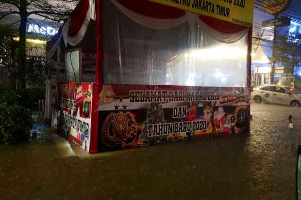 Diguyur Hujan Deras,...
