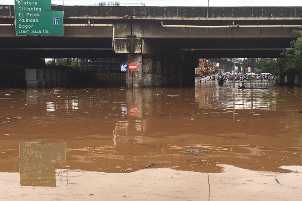 Bekasi Dikepung Banjir,...