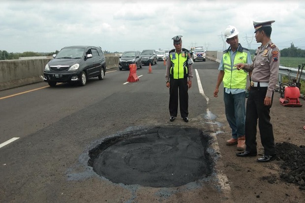Jalan Tol Pekalongan...