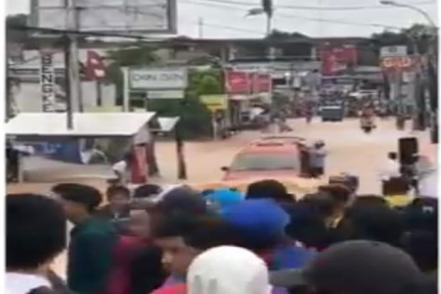 Heboh! Angkot Isuzu...