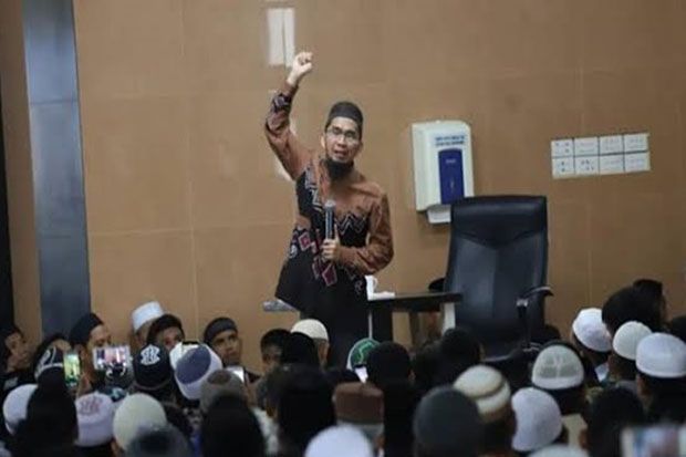 Ustaz Adi Hidayat Beberkan...