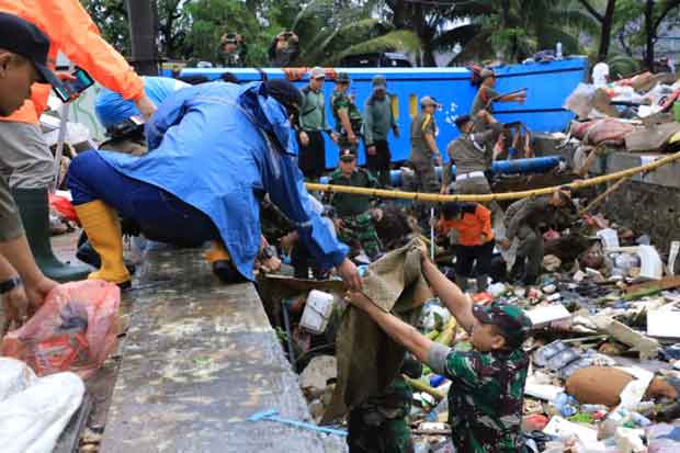Ribuan Petugas Gabungan...