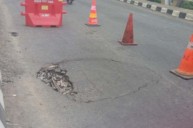 Jembatan Monjot Rusak,...