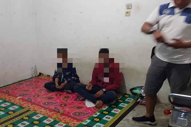 Digerebek Warga, Mahasiswi...