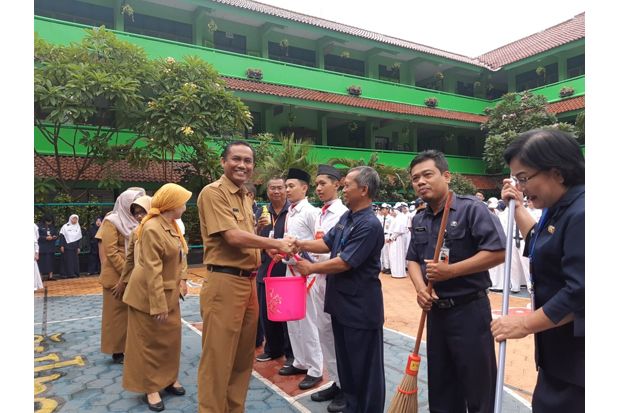 Banjir Surut, 27 Ribu...