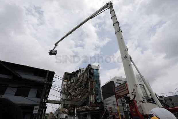 Ribuan Gedung Lantai...