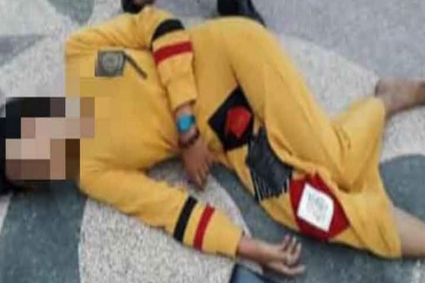 ABG Terkapar di Taman...
