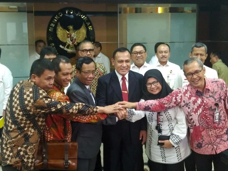 Di Hadapan Mahfud MD,...