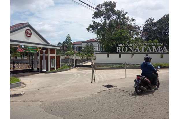 Rumah Keluarga Reynhard...