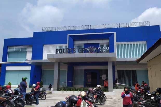 Antre Perpanjang SIM,...