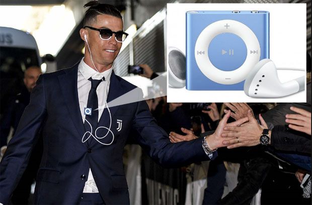Ronaldo Pakai iPod Jadul,...
