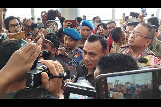 Kepala Daerah Terus...