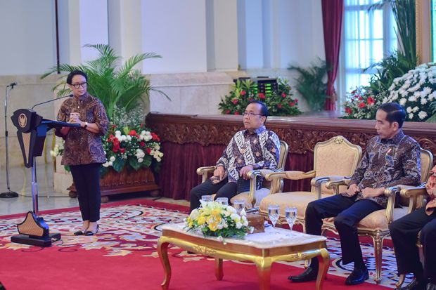 Di Hadapan Jokowi, Menlu...