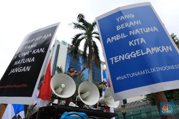 Geruduk Kedubes China,...