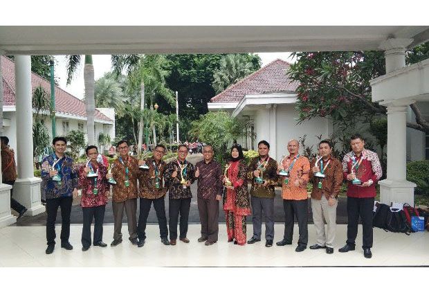 Danone-AQUA Raih 2 Anugerah...