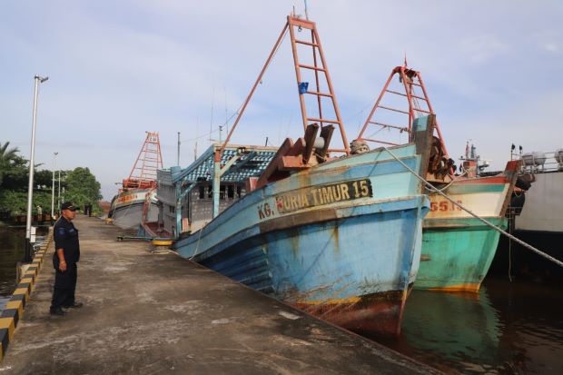 Kapal Asing Pencuri...