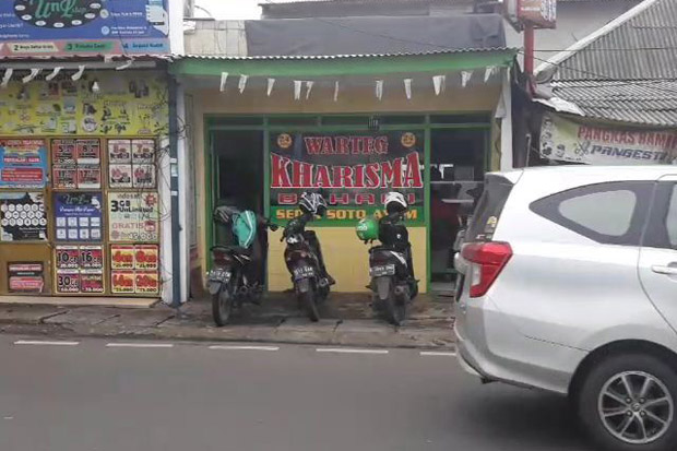 Habis Makan di Warteg,...