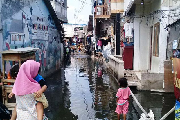 Banjir Rob Genangi Pesisir...
