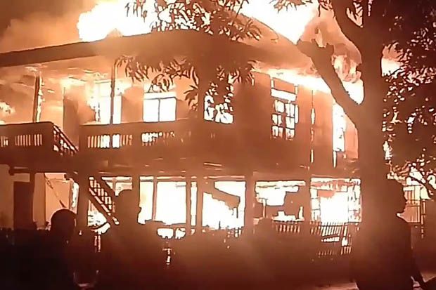 7 Rumah di Soppeng Ludes...