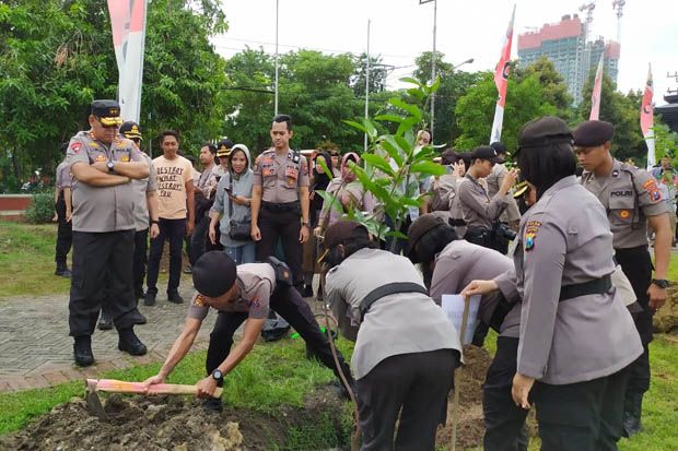 Polda Jatim Tanam 165.848...
