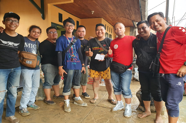 FORWOT Serahkan Bantuan...