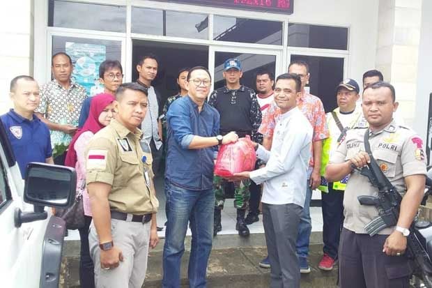 Warga Sentul City Serahkan...