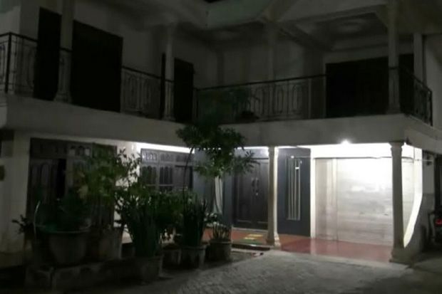 Keluarga Pemberi Suap...