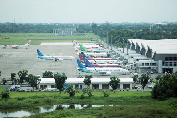 Cuaca Buruk, Penerbangan...