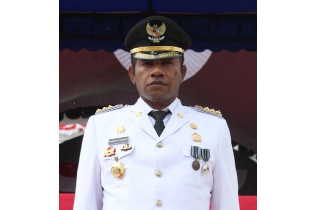 Sakit, Bupati Boven...