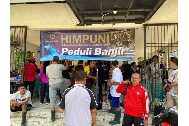 HIMPUNI Salurkan Bantuan...