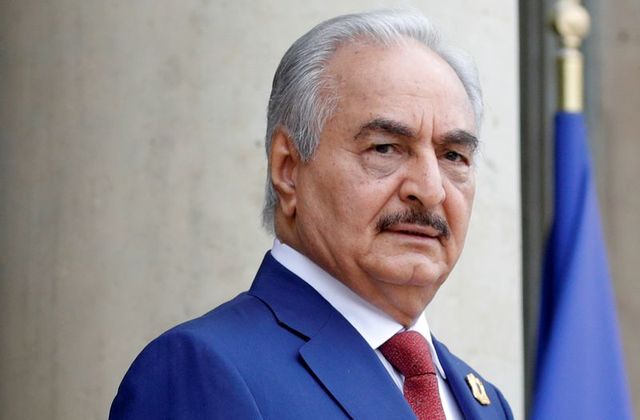 Dua Kubu Bertikai di...