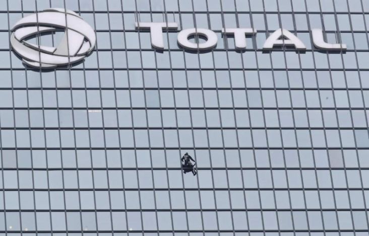 Dukung Protes, Spiderman...