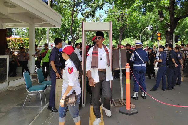 Massa Pendukung Anies...