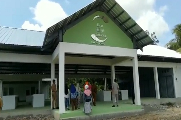 Pembangunan Tiga Pasar...