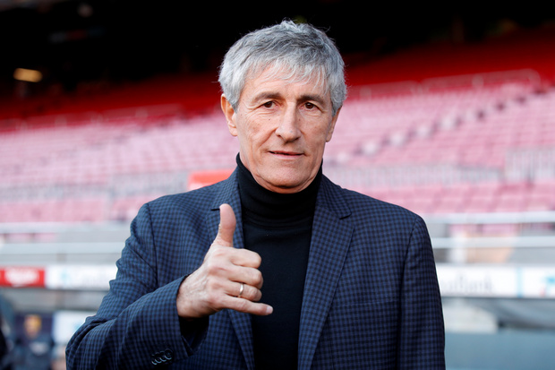 Latih Barcelona di Tengah...