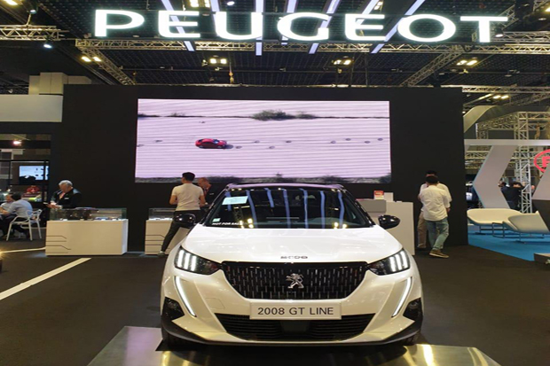 Tiga SUV Peugeot Nongkrong...