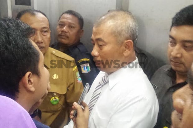 Turunkan Status, Bekasi...