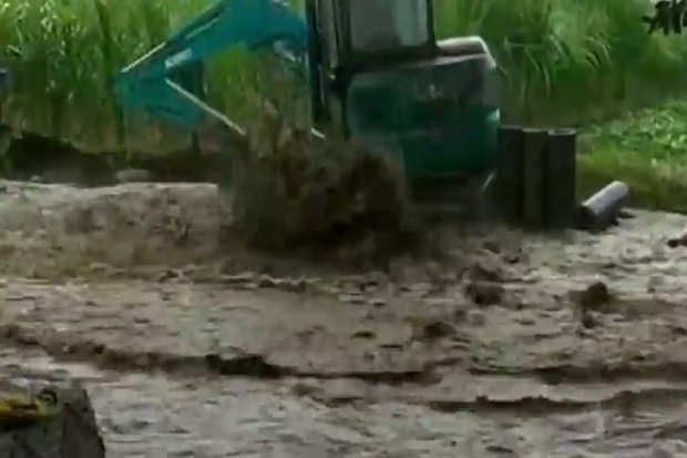 6 Hari Pipa PDAM di...