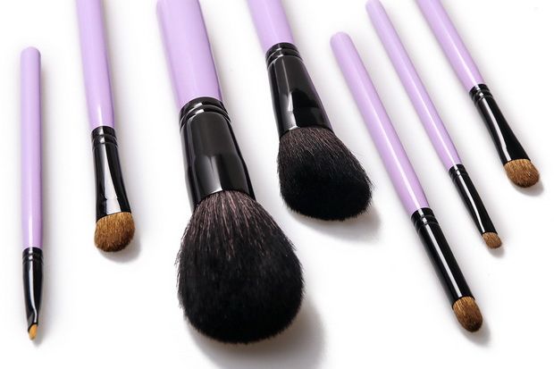 Foundation atau Concealer,...