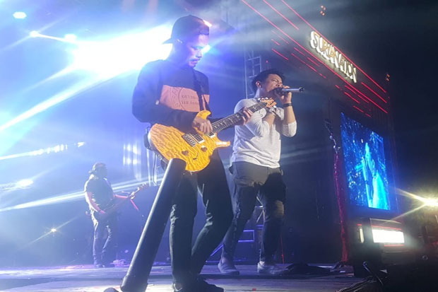 Sukses di Industri Musik,...