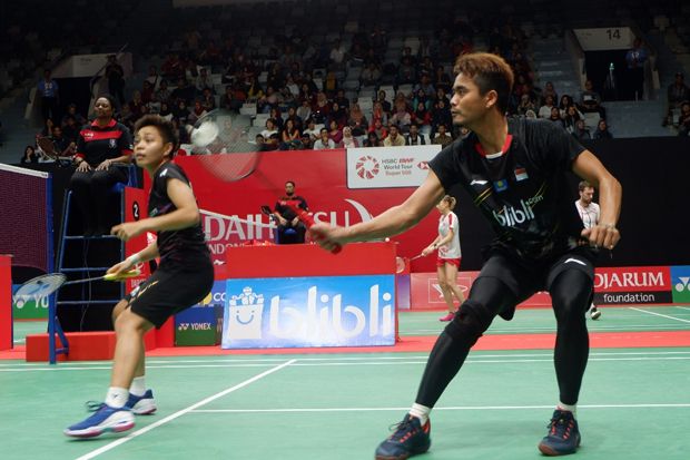 Pasangan Korea Mundur,...