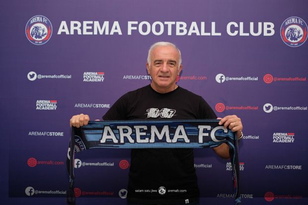 Mario Gomez dan Warna...