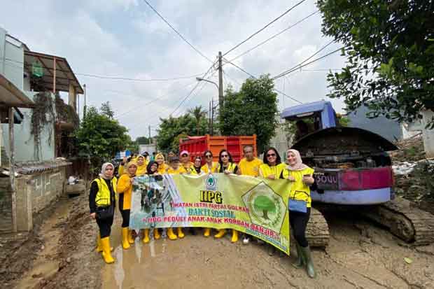 Bantu Warga Terdampak...