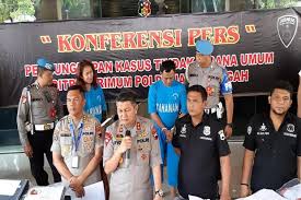 Ditangkap Polisi, Toto...