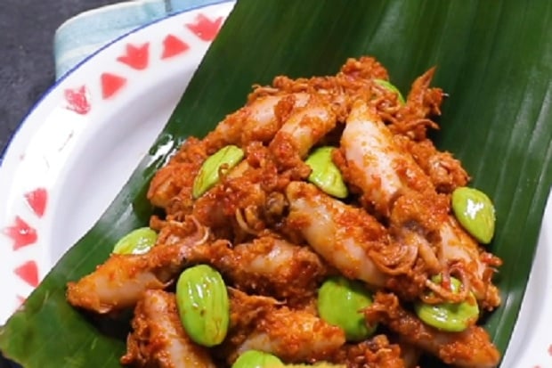 Sambal Cumi Pete yang...