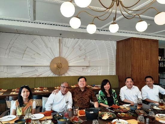 Jalan Terus, Distrik...